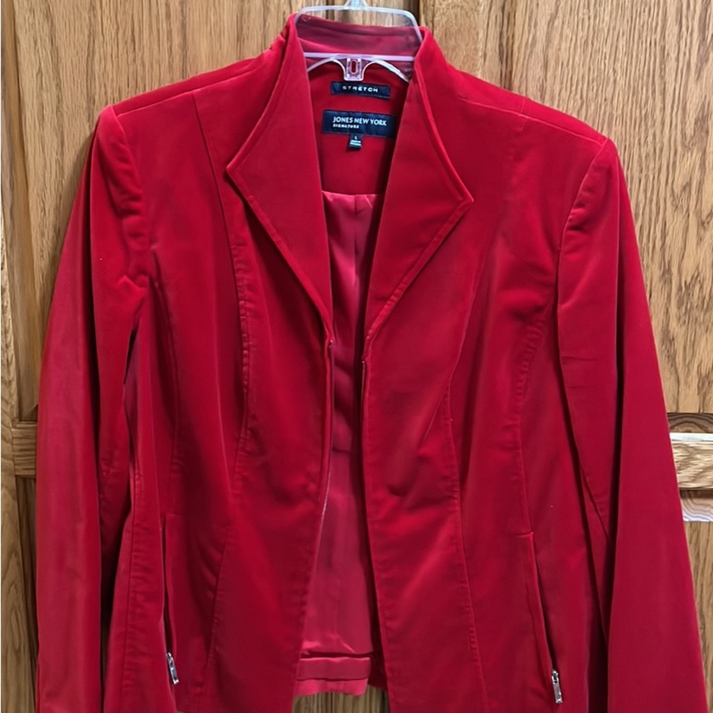 Jones New York red jacket. Size Large. Excellent condition.